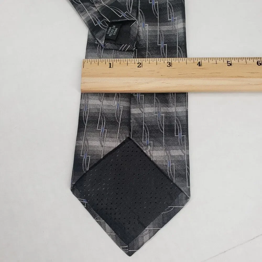 Vintage Mens Necktie Striped Geometric Pattern 3.5x 58
